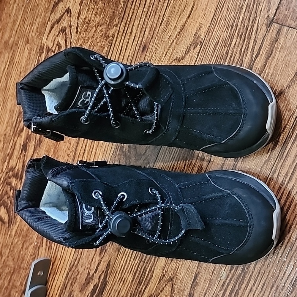 UGG Kids Snow Boots Size 12